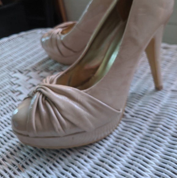 Heels - Picture 4 of 8
